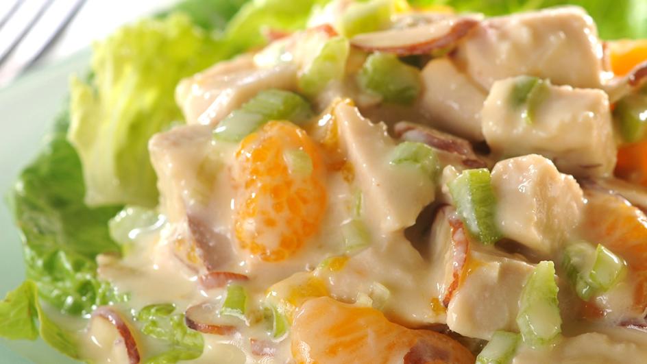 Hrskava salata s piletinom i narančom