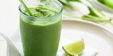 Zeleni smoothie s mangom