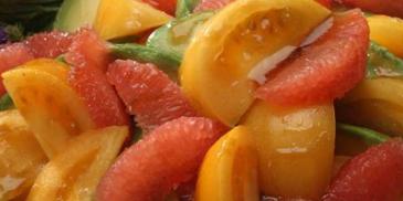 Lagana salata s grejpom i avokadom